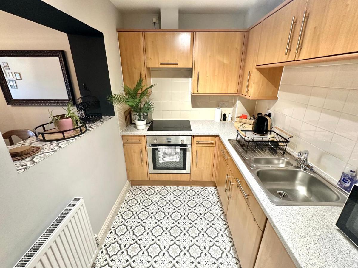 Wessex House - Cozy Town Centre Two Bedroom - Short Stroll To And Nightlife Apartment